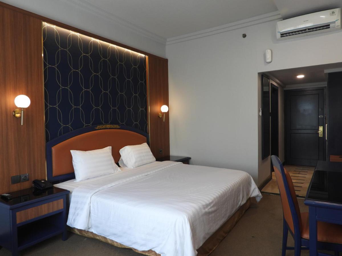 Maxwell Hotel Yakarta Exterior foto